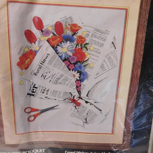 Vintage Monarch Horizons Crewel Stitchery Country Bouquet NEW IN PACKAGE - Picture 2 of 4